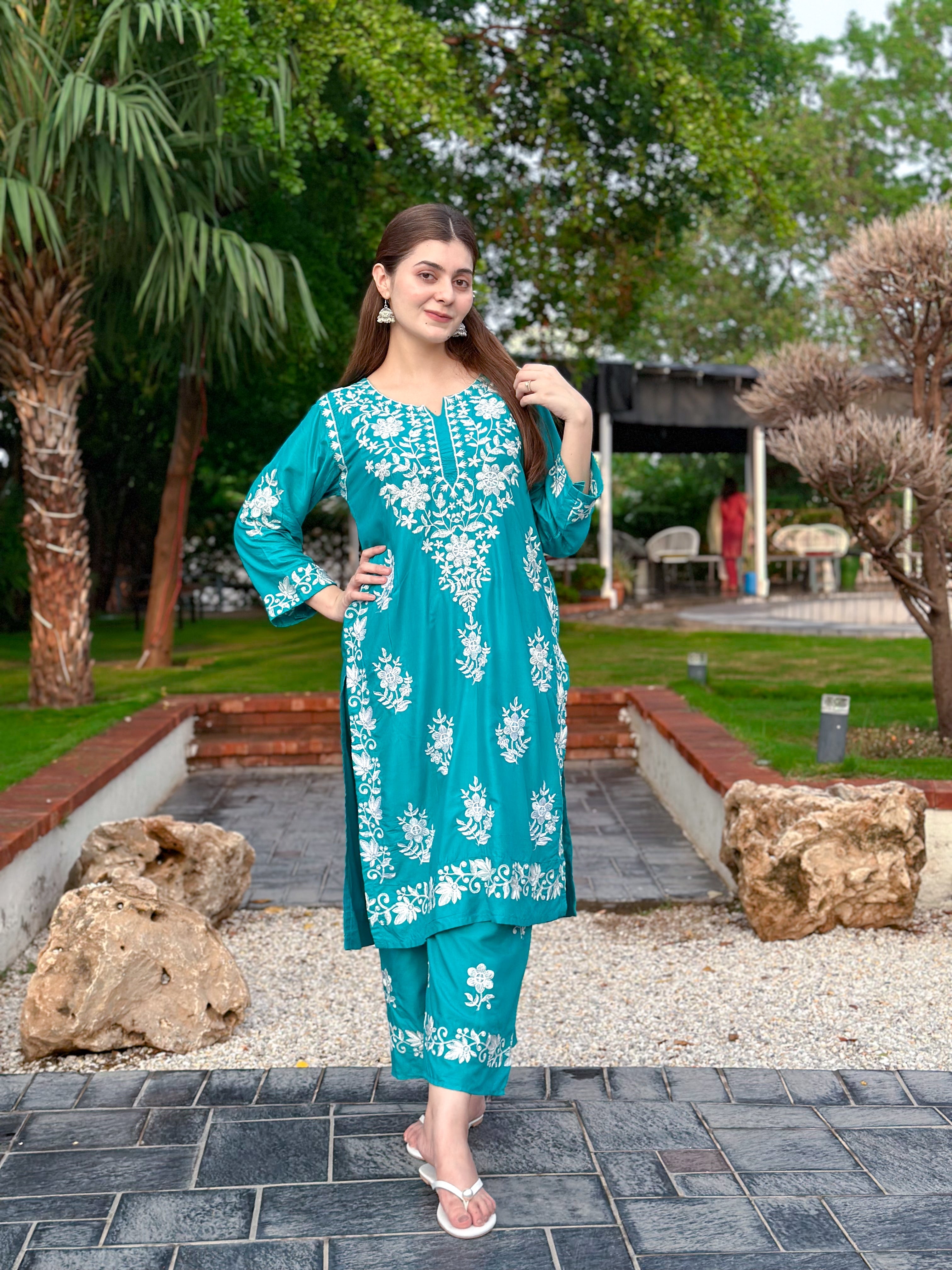 INDIAN CHIKANKARI LONG LENGHT 2Pc