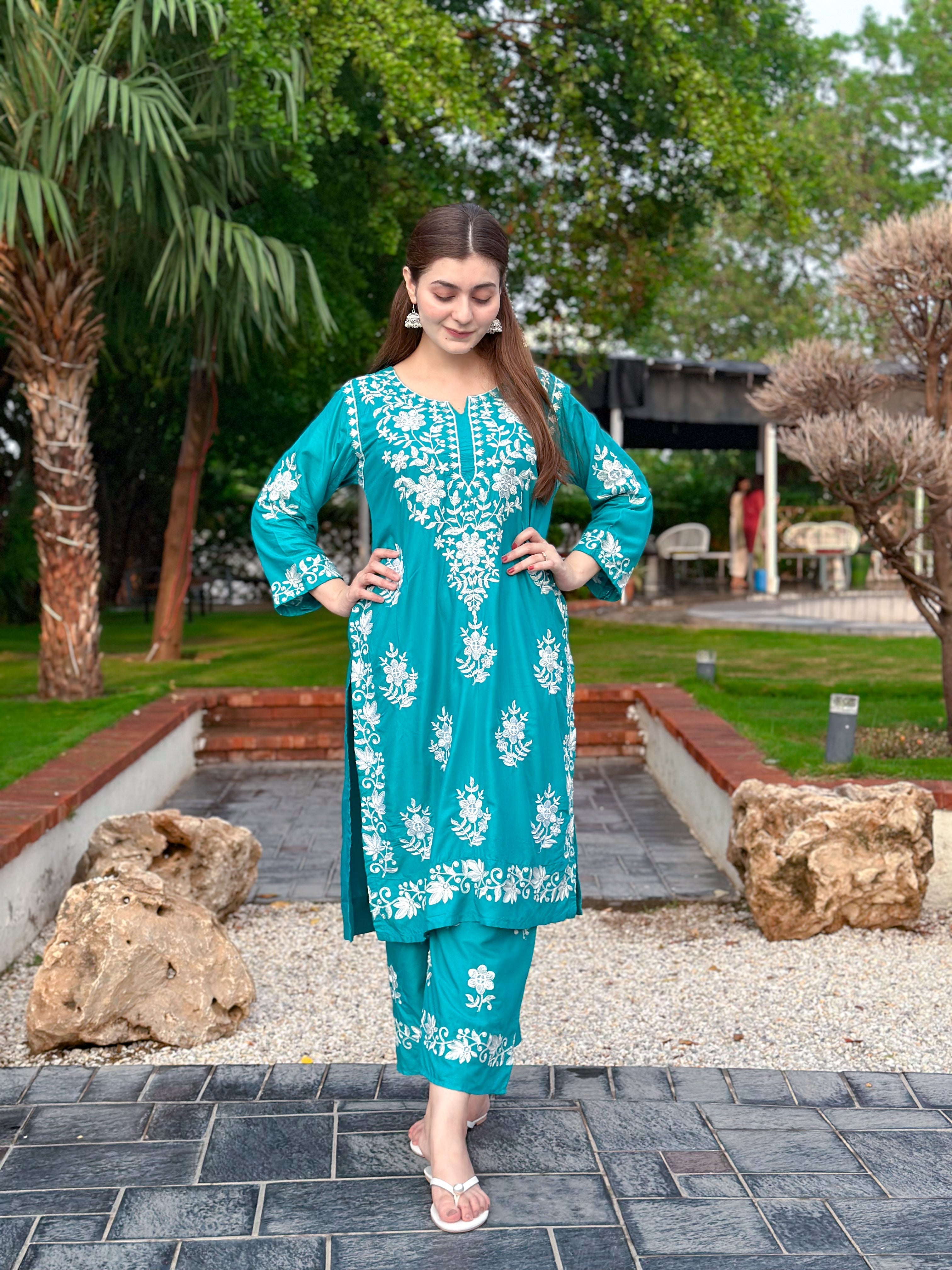 INDIAN CHIKANKARI LONG LENGHT 2Pc