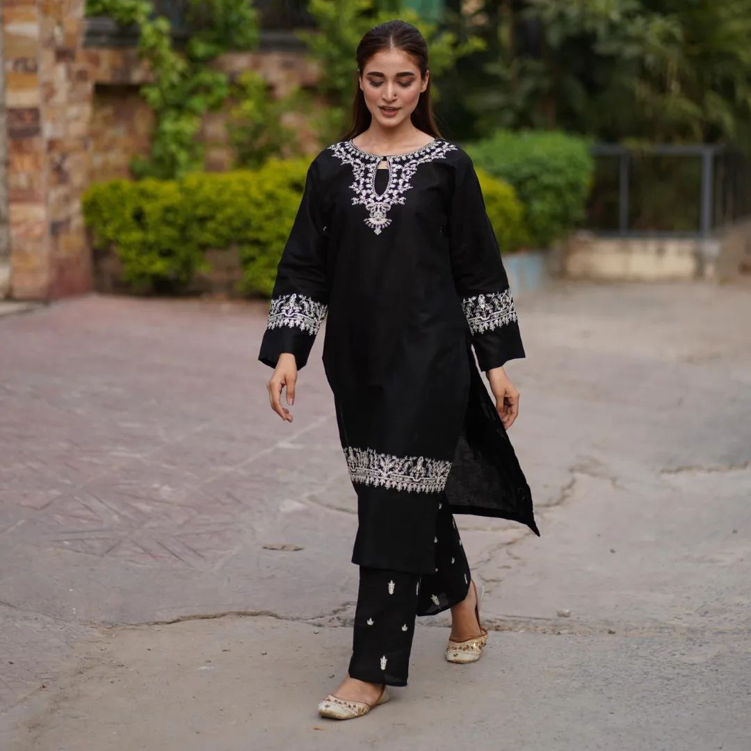 BAHAAR بَہار💕 Lawn Embroidery 2Pc